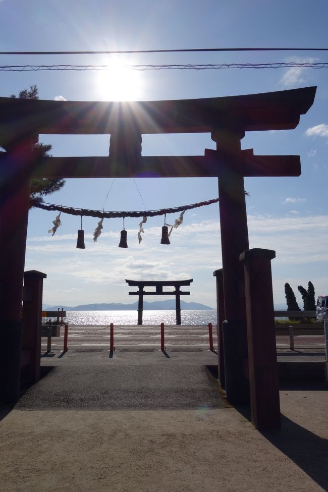 ジェイホッパーズ琵琶湖で一夜明け、午前中はドライブ連れてってくれるそうです。ホンマは、湖に浮かぶ鳥居が有名なのですが、近年の報道とかでは、無謀横断やジェットスキーがぶつかってとか、そんなんしか見てないかもの白髭神社です。