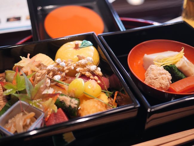 パークハイアットの京大和でお昼のお食事<br /><br />スタバ<br /><br />夜はジャズバーで同窓会