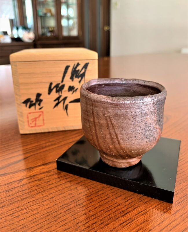 6月の旅で瀬戸内海に魅せられて以来・・・また訪ねたくなりました。<br /><br />今回は紀伊半島を一周し、和歌山から大阪を抜けて岡山へ。<br />瀬戸内中央橋を四国へ渡り、愛媛から”しまなみ海道” をゆっくり走って、<br />広島から岡山まで あまたの島めぐり。<br />娘の運転で 11府県 2,009kmを 五日間かけて走り抜けた、<br />”新しいもの発見” の楽しい旅でした。<br /><br />1.ユネスコ世界遺産 "紀伊山地の霊場"、那智の滝、勝浦漁港<br />2.勝浦漁協市場、マグロの競り市、市場の定食"生マグロ三昧"<br />3.太地くじら浜公園、平見台園地、太地港、<br />4.串本の天然記念物:橋杭岩、紀伊大島:樫野埼灯台<br />5.南紀白浜、KeyTerrace ホテルシーモア<br />6.紀の川市、岸和田、倉敷、瀬戸大橋、与島:展望台、西条市<br />7.今治市、来島海峡SA、大島:亀老山展望公園、大三島:多々羅しまなみ公園<br />8.大三島:宮浦海岸、生口島:瀬戸田PA、因島公園<br />9.備前焼 人間国宝『藤原陶房』の窯元訪問、三代目 藤原和 "直齋陶房"