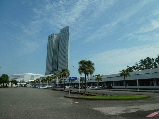 密室多湿化しがちな梅雨を過ぎてコロナ第２波も落ち着いたとみて半年ぶりに宮崎帰省を兼ねた長距離旅行。７月２２日からGOTOトラベルやってるので旅行自体は気兼ねなく。ただGOTOトラベルが東京発は対象外で割引なし。東京といっても多摩の田舎に住んでるんだけどなあ。<br />ところでなぜか宮崎行きの飛行機は高価で鹿児島は安価で半額。なので鹿児島から宮崎往復することにして、１泊宮崎、２泊鹿児島で計画。とくに鹿児島は温泉におこもりを予定してました。<br />ところが史上最大と言われる台風が最終日未明に鹿児島上陸の予想。９２０ヘクトパスカルで本土上陸なんて聞いたことない。帰路の予約便は台風通過２０時間後くらいなので大丈夫・・・飛ぶはず・・・飛ばないかも・・・飛ばないだろうなあ。<br />出発前々日、鹿児島のホテルから電話。「当館、山奥なので止めたほうがいいです」と、親切にも無料キャンセル扱い。で、平地のホテルを取り直しました。でも暴風雨の中のホテルってどうなのかなあ？営業休止にでもなったらどこへ行けばいいのか？<br />出発前日。中止も考えましたが出発日時点で天候理由の飛行機の払い戻しの連絡なし。キャンセル料５０％も払えない。行くしかない。<br />ところで羽田周辺前泊のホテル、ずいぶん値下がりしていて、GOTO割引なくても１人１２００円くらいが数軒あり。その中から蒲田の新しいホテルを選択。空港周辺に前泊だとこんなに楽になるのね、を実感。おすすめです。<br />