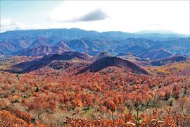 錦秋の もこもこチョコレート・ヒルズ　奥会津の絶景ハイキング “七ヶ岳” 