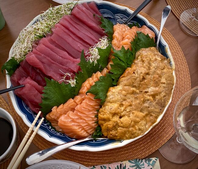 コロナ禍で、交通機関が使えず、飛行機も飛んでいないこの地で、もう食べるしか...楽しみがない...ああ、（サンパウロ／ブラジル）