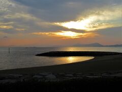 ２０１９年１１月　山口県・山陽小野田市　焼野ビーチで海と鳥と夕陽を見ました。