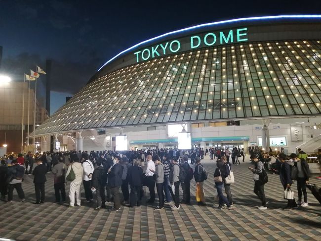 毎年恒例の都市対抗野球。コロナウイルスの影響で、これまでにない都市対抗野球。<br />しかも、秋に開催されました。<br /><br />全席指定の野球観戦。楽しかったです。<br />トヨタ自動車の栗林投手は、1発に泣きました。<br />でも、これから、広島カープでしっかり活躍してくれそうな印象でしたよ。<br />