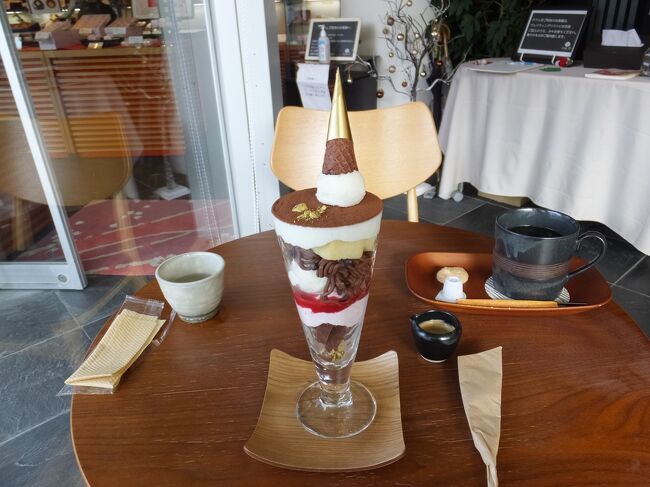 11月29日、和菓子の老舗「越山甘清堂」の 和カフェ「cafe甘 杜の里店」へ。<br />和菓子の老舗がプロデュースする和カフェの季節限定の和スイーツを堪能。 <br /><br /> 12月01日、ひがし茶屋街の「きんつば中田屋」さんの和カフェ『和味』に。<br /><br />12月06日、ひがし茶屋街を散策後、和菓子の老舗「越山甘清堂」の和カフェ『Cafe甘本店』に。<br />和菓子の老舗が手掛けるカフェらしく和の感性が随所に散りばめられています。 <br /><br /><br /><br /><br /><br />金沢へ・・・・・