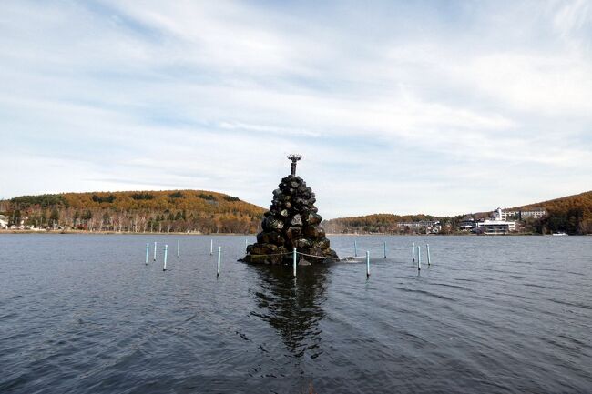 横谷峡の観光を終えると白樺湖に向かいます。<br /><br />スキーシーズン以外来ることのなかった白樺湖ですが、湖畔に遊歩道が整備されていて、散歩するにはうってつけです。<br />