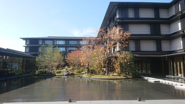 京都２日目は朝からモンブランの為に行列に並び、無事念願のモンブランを頂きました。<br />では、本日のホテルに移動しましょう！<br />本日は2020年11月3日にオープンしたばかりのホテル『HOTEL THE MITSUI KYOTO』<br />とても楽しみにしていました。<br />しかも前日にはお部屋をエグゼクティブスイートにアップグレードして頂いているのを確認し、テンションも上がります！<br />写真の腕がない上にあまりの興奮であとで見返すとお部屋の良い写真が全然ないΣ(ﾟДﾟ υ)<br />枚数は増やしてお届けします。<br />少しでも良さが伝わるとよいのですが…。