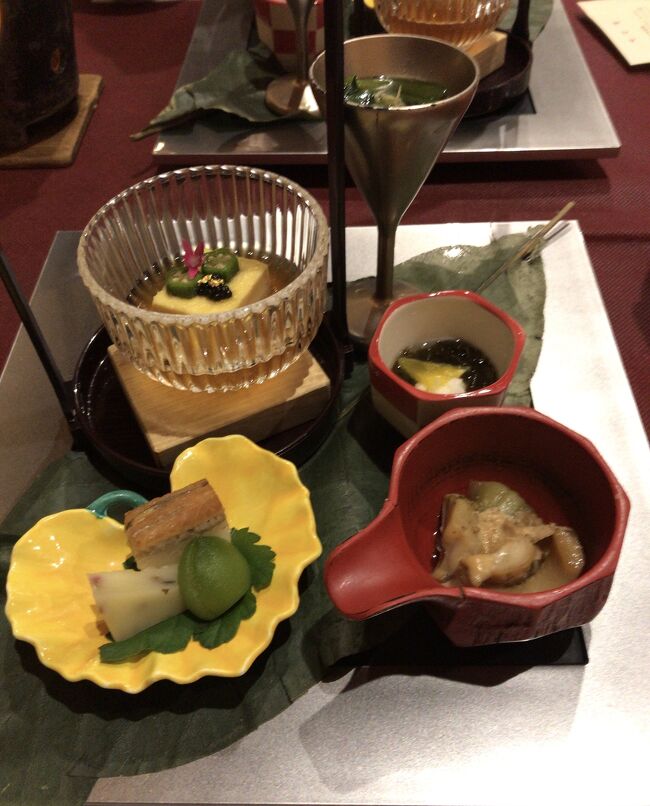 8月10日(月)から2泊3日で山梨を旅してきました。<br /><br />1日目:清里エリアを観光<br /> (吐竜の滝~ROCKでランチ~清里テラス)<br /> 『清里高原ホテル』に滞在<br /><br />2日目:『レイクウッドゴルフクラブ サンパーク明野コース』でゴルフ<br /> 『石和名湯館 糸柳』に滞在<br /><br />3日目:勝沼ワイナリー巡り<br /> (勝沼醸造~イケダワイナリー~ルミエール)<br /> 『ピーチカフェなかにし』で桃パフェ!