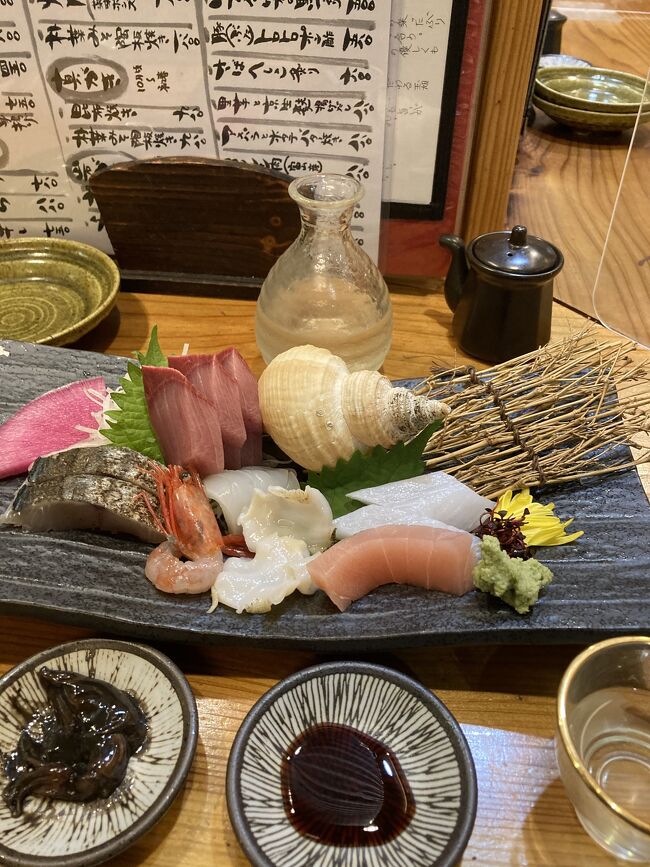 海外に行けなくなり、行ったことのない日本を旅しようと思いたった富山旅行。<br />美味しいお酒とお料理を楽しんできました。<br />1人で居酒屋を訪れたのも、初めての経験です。