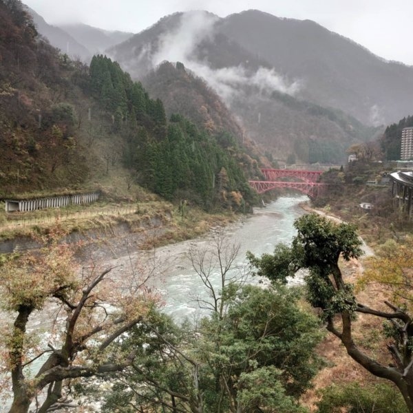 学生時代の海外旅行友達C子との旅。<br />海外には行けないので、国内をいろいろ行こうということで<br />今回は二日で長野~富山~石川と巡りました。