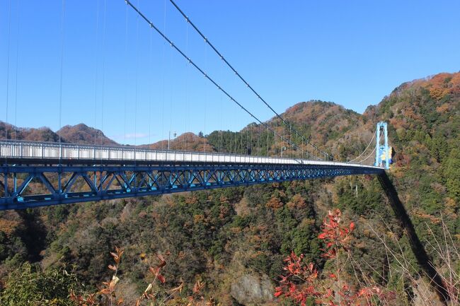 茨城県の常陸太田市は平安時代から戦国時代までは武家の名門・佐竹氏の本拠でした。<br />江戸時代には佐竹氏は秋田に飛ばされて、徳川御三家の水戸家が水戸市を本拠としましたが、「水戸黄門」こと徳川光圀はこの町を隠居所としていました。<br />紅葉狩りも兼ねて常陸太田をまわってきました。