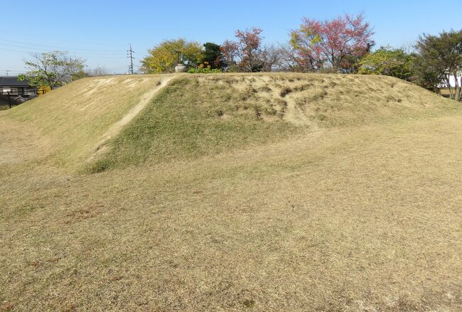 『大塚・大久手古墳群』の中の『大久手古墳群』の紹介です。1号墳は『東大久手古墳』、2号墳が『西大久手古墳』とも呼ばれる共に帆立貝式古墳、3号墳はこの区域唯一の『方墳』、4号墳は江戸時代に塚だった可能性のある複合遺跡、帆立貝式古墳の5号墳は、大部分が大久手池の堤防に取り込まれていました。