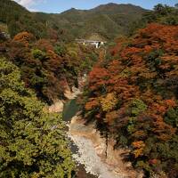 紅葉と湯めぐりを楽しみに美肌の湯・四万温泉へ