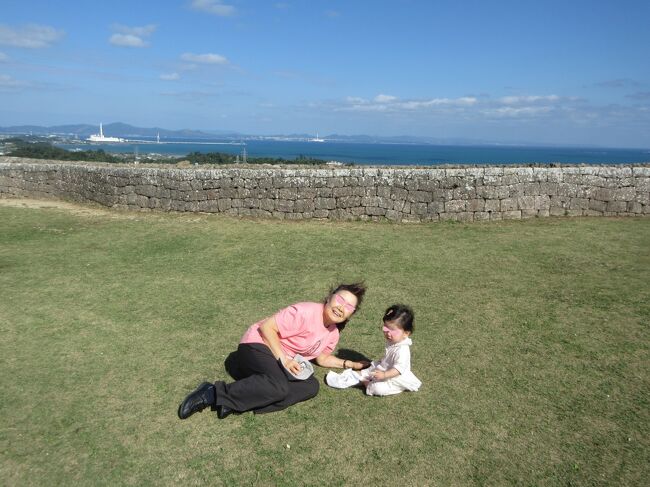 　昨年１２月に生まれた孫娘がまだ５ヶ月の時の５月「お袋、１２月に娘を連れてブセナに行くから来ない？」と驚きのお誘い。内容は息子のお嫁さんがエステに行く時間に子守をしてほしいとのこと。孫娘とブセナの海岸を散歩できるかと思うと、勿論ＯＫです。ホテル代も持ちますと言うことで早速テラスクラブ・アットブセナに予約をしました。<br />　コロナ禍の状況で果たして行くことはできるのか少し不安でしたが、ＭＤの息子が言っているので大丈夫と思いました。行ってみると感染予防対策がかなり取られていて安心して旅することができました。<br />　この旅行記は印象に残った場面を繋いで作りました。