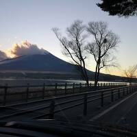 クラッシックカ―が部屋の中に　１