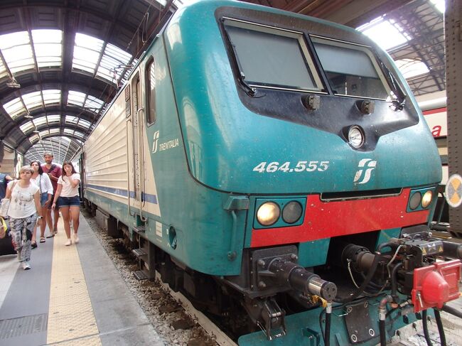 トリノを後に最終宿泊地ミラノへの移動。ミラノでのホテルは駅から近くてリーズナブルホテル「43ステーションホテル」を確保できました。<br /><br />☆'.・*.・:★'.・*.・:☆'.・*.・:★'.・*.・:☆'.・*.・:★'.・*.・:☆'.・*.・:★'.・*.・:☆'.・*.・:★<br /><br />【スケジュール】<br /><br />7月8日(日)関空発<br />7月9日(月)ドバイ乗り継ぎでミラノ着(ミラノ泊)<br />7月10日(火)ミラノ→アオスタ、アオスタ散策(アオスタ泊)<br />7月11日(水)コーニュ訪問&ピーラの山上へ(アオスタ泊)<br />7月12日(木)アオスタ→クールマイヨール、シェクルイ湖ハイキング(クールマイヨール泊)<br />7月13日(金)クールマイヨール→ラ・トイゥール(ラ・トイゥール泊)<br />7月14日(土)ラ・トイゥール→クールマイヨール、エルブロンネ展望台へ(クールマイヨール泊)<br />7月15日(日)フェレの谷ハイキング(クールマイヨール泊)<br />7月16日(月)クールマイヨール→トリノ(トリノ泊)<br />7月17日(火)トリノ市内観光(トリノ泊)<br />7月18日(水)トリノ→ミラノ、ミラノ市内観光(ミラノ泊)<br />7月19日(木)ミラノ発→ドバイ空港<br />7月20日(金)ドバイ空港→関空着