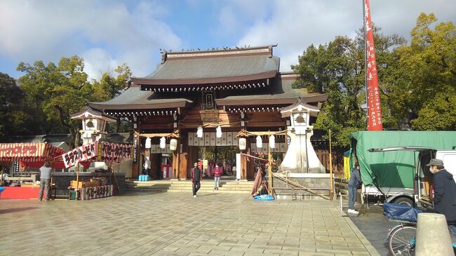 GO toトラベルの中止で、北海道旅行が行けなくなり年末年始は久々のステイホームです。<br />結構年末の買い出しは、高くつきます。<br />初詣も、前倒し・分散といわれているので最寄りの神社へ行って来ました。<br />破魔矢とかおみくじも、売っていました。<br />すいているのは良いですが、屋台とかも少ないのでちょっと寂しいです。<br />