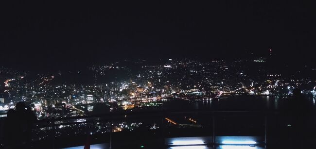 goなのstayなのどっちなの??的な我が国の対コロナ政策。では今回はgoということで、色々と行かせてもらいました。コロナ禍のしかもクリスマスイヴ発の長崎の旅。何かとイレギュラーであろうことを予想しつつ、年末の忙しい中、有給をいただき愉しんでまいりました。長崎については広島についで戦争の記憶を呼び起こされる都市。異国情緒豊かな街である反面、哀しい歴史も避けては通れないし避けてはいけない。下調べはするほどに複雑な気持ちでした。