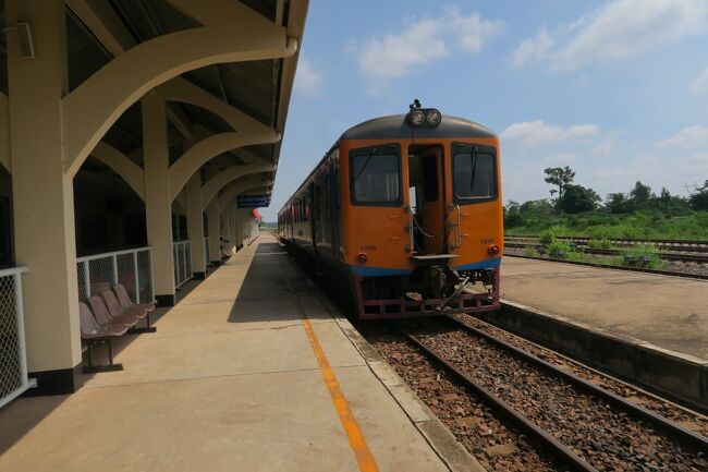 '19年7月にタイ、ラオスを旅した記録です。<br /><br />1日目 日本→バンコク<br />2日目 バンコク→ルアンパバーン<br />3日目 ルアンパバーンうろうろ<br />4日目 ルアンパバーンだらだら<br />5日目 ルアンパバーンからプロペラ機でビエンチャンへ ビエンチャンうろうろ<br />★6日目 ビエンチャンから鉄道でノンカーイへ<br />7日目 ノンカーイからウドンタニ経由でバンコクへ<br />8日目 バンコクうろうろ →日本