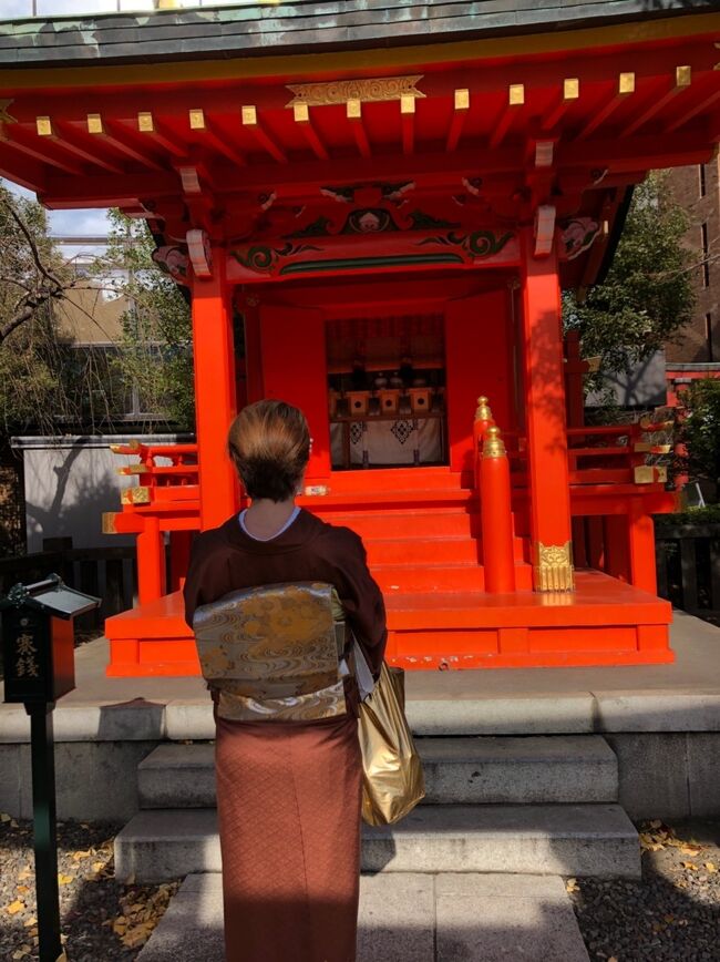 さあ!正月休みを大満喫する私。<br />正月だし日本らしいことしようよ!<br />と言うことで都内のレンタル着物やさんにで着物を着付けてもらって神田明神行ってきました。<br />40代だし正絹のブラウンをチョイス!<br />また着たくなっちゃったわ。<br />着物着て👘今度は浅草行こうかな。