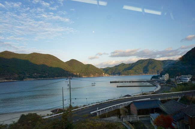 2020年の年末。<br />青春18きっぷで旅に出ます。<br /><br />行き先は、暖かそうな和歌山。<br /><br />行ってまいります。