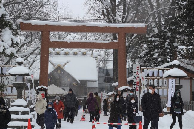 年始早々の初詣は三密になるかと思い避け、１０日に行ってきました<br /><br />旭川にある神社４つを巡りました<br /><br />御朱印はコロナ対策と年始の混雑のため全神社が直書きではなく書き置きになっていました