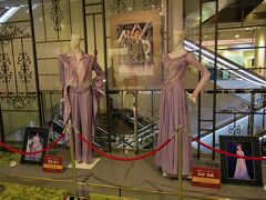 ２０１９年１２月　東京　日比谷シャンテで宝塚歌劇の衣装コレクションを見学