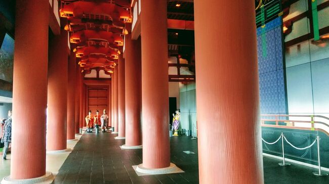 京都や奈良に都があった事は誰しもが知っていても、大阪に都が置かれた事は意外と知られていないのでは・・・<br /><br />ヤマトを追っての二回目は「難波宮跡」。そして難波宮・大極殿の再現や歴史を紹介している「大阪歴史博物館」と紅葉が始まったばかりの「大阪城」も訪ねる。<br />宿泊先は前回宿泊した淀屋橋エリア。この一帯はNIKKA BARなど老舗のバーや、証券会社が営んでいて店内にチャートモニターなどがある未来型バーや肴が美味い居酒屋などがポツリポツリとある。<br /><br />夕食がてら本町にある、お気軽天ぷら処「天神」に行き(写真撮り忘れたのでURLで) https://tenjin.patria-d.co.jp/ 帰りは御堂筋を歩き淀屋橋まで戻る。御堂筋はどこまで続くかと思われるイルミネーションにコロナ禍においても大阪のエネルギーを感じた。