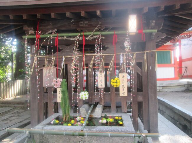 まだまだ寒い冬の1日。京都市上京区に点在する神社やお寺を巡りました。<br />メジャーな北野天満宮などのほか、名前は聞いたことがあるけど、まだ行ったことがない社寺もたくさんありました。<br />どうして、どこも個性とパワーある面々。<br /><br />ぐるぐる回って約15㎞の歩程。<br />後半・午後に廻った場所のご紹介です。<br />