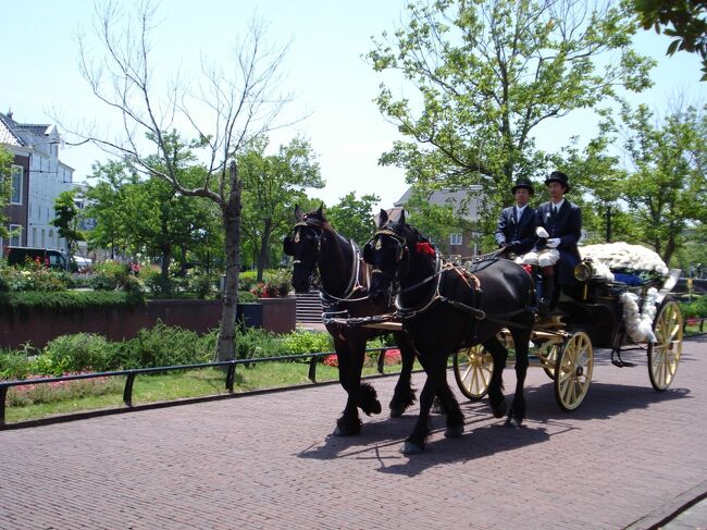 2009年の昔たびです。この年は結婚20周年で一泊二日で柳川とハウステンボスに旅行しました。<br />新婚旅行はヨーロッパへ行ったものの、当時は夫婦で海外旅行するイメージはなく、国内中心でした。<br /><br />6/6(土)新大阪→博多(新幹線)、博多→天神(地下鉄)、西鉄福岡→西鉄柳川、<br /> 昼食、水路めぐり、<br /> 瀬高→鳥栖→ハウステンボス(JR在来線)、ホテルヨーロッパ(宿泊)<br />6/7(日)ハウステンボス観光、ハウステンボス→博多→新大阪(JR在来線、新幹線)
