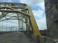 ペンシルベニア州 ピッツバーグ(さいたま市の姉妹都市)　ー　フォートデュケイン橋を渡ってダウンタウンを横切る