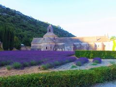 2013　ヨーロッパ周遊1ヶ月の旅　（1６）　南仏プロヴァンスの村とラベンダー越しのセナンク修道院