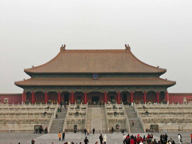 2005-2006年の年越しを中国で迎えました。<br />巡った街は、北京、上海、蘇州の3都市です。<br />合計4つの世界遺産を巡りました。<br />　①1987年登録「北京と瀋陽の明・清王朝皇宮」<br />　②1997年登録「蘇州古典園林」<br />　③2007年登録「万里の長城」<br />　④2014年登録「京杭大運河」　<br />3泊4日の団体ツアーにでしたが、参加者は9名でした。<br />年末年始ということもあり、通常の倍以上の料金だったことを覚えています。