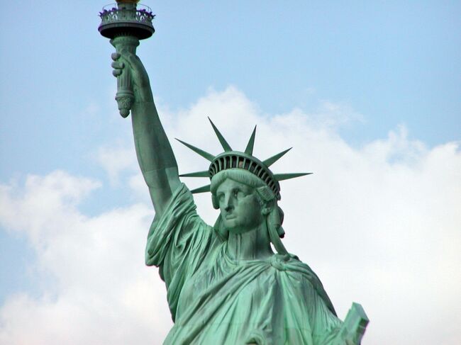 2006年夏に個人旅行で米国を訪れました。<br />巡った街はニューヨークとワシントンD.C.の2都市です。3泊5日の旅です。<br />訪れた世界遺産は1987年に登録された「自由の女神」です。<br />