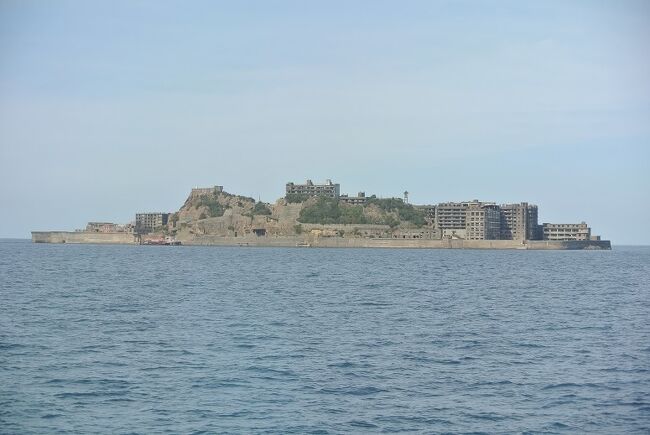 日本でもコロナウイルスの影響が出始めていた3月初旬に九州へ行って来ました。<br />私の住む北海道では全国に先駆けて小中学校の一斉休校などが行われ、日常生活も自粛ムードが高まっている中での旅行はやはり躊躇する思いが強く、ギリギリまで迷いに迷いましたが、今回はほぼドライブ旅行であること、旅行業界や観光業界は大打撃を受けていること、わが家は高齢者や子どももなく夫婦2人だけなのでリスクが少ないこと、十分備えをして旅先でも十分に気を付けることとし、予定通り決行することに。<br />以前から予約していたものを再確認し、コロナの影響で安くなってるホテルなどはちゃっかり取り直しをして出発しました。<br /><br />行き先は福岡・大分・長崎・熊本で、目的はグルメと軍艦島観光です。<br />公の施設は休館している場所が多かったのは残念ですが、それでも十分楽しむことができました。<br /><br />コロナ禍での旅行、いつものように旅行記を書く気にはなれず、帰宅してから9か月も経ってからの記録となってしまい、記憶がほぼ飛んでしまっていますが、どなたかの旅の参考になれば幸いです。<br />また、世界がコロナウイルスの脅威から脱し、元の生活や元の旅を楽しめる日が、一日でも早く訪れることを切に願います。