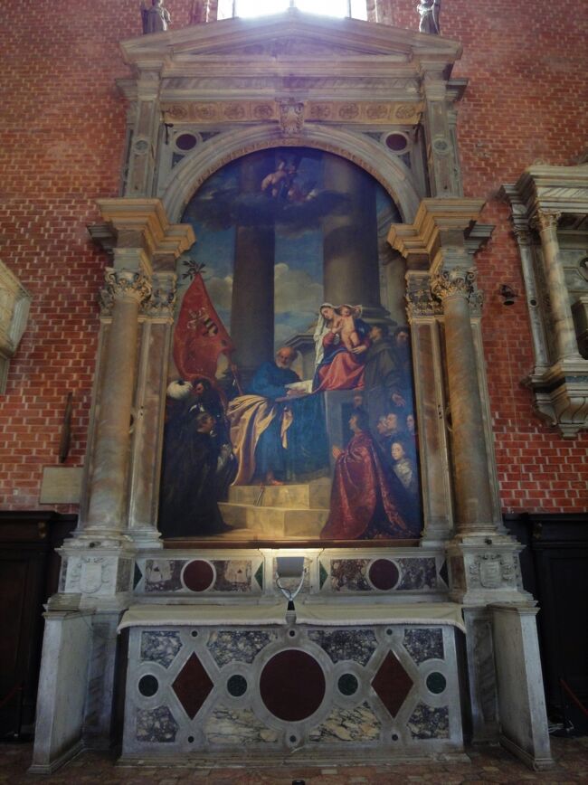初めてのベネチア その15 (イタリア・スペイン・ポルトガル・オランダ 12日間の旅 その2-15）"フラーリ教会"の"ペーザロの祭壇画"!