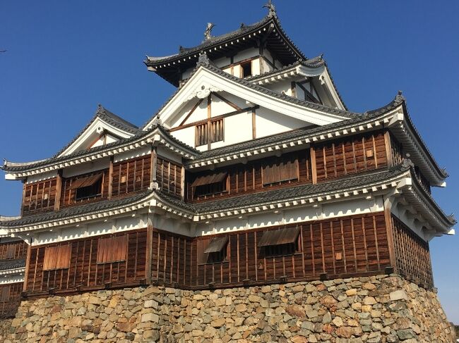 先日で最終回を迎えた、2020年度の大河ドラマ「麒麟がくる」の主人公、明智光秀公のゆかりの地、福知山城をぶらりとしてみました。<br /><br />わずか2時間ほどの城址観光ですので、さらっと見ていただければ幸いです。<br />