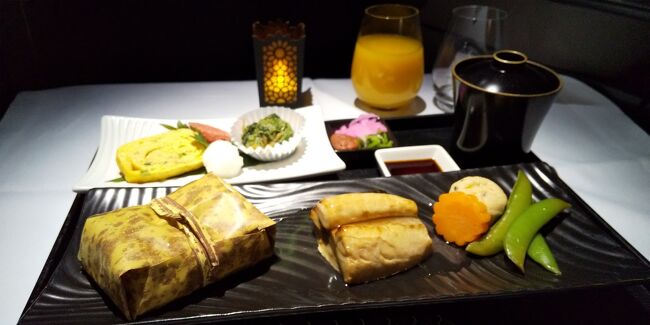 いよいよ最後のJGC修行です。<br /><br />この旅の目的は3つ。<br />FOP獲得とレガレイラ宮殿、そしてこのカタール航空Qsuite体験です。<br /><br />行先をポルトガルに決めたのはレガレイラ宮殿も大きいのですが、ひとりでも問題なさそうな治安、カタール航空が就航している、せっかくのビジネスクラスなのでどうせならちょっと時間がかかるところ、そして鉄道で観光出来る、というあたりで決めました。<br /><br />ふたを開けてみたらこの年はイベリア半島に行く人が周りで7人くらいいてびっくりでしたが。笑<br /><br />今回は乗換地のドーハまでの13時間、リスボンまで8時間の長旅。<br /><br />ちょこちょこトラブルありつつですが、どうにかホテルにたどり着くまでです。笑<br /><br />ドーハ経由リスボン往路10922。<br />計40522。<br />ようやくクリスタル達成!