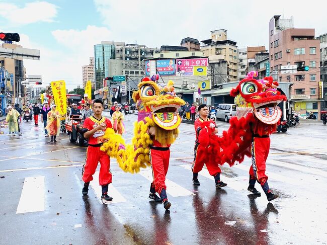 2月12日は旧暦での新年開始日。この旅行記では新北市淡水の著名な寺廟での初詣の状況を紹介する。初二というのは2日（ふつか）という意味。