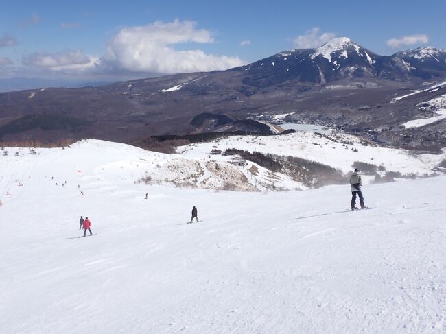 車山高原スキー場に行くスキーツアーに参加しました。<br />最後に行ったときにアイスバーンで転倒し背骨が押し出され、いまだに飛び出したままです。医者に説くには問題はないといわれましたが、とりあえず当時はスキーを中止にしました。<br />コロナ下で海外旅行に行けずスキーを10年ぶり以上ぶりに始めます。<br />正月に北海道に行く予定でしたがコロナで中止となり、日帰りツアーから始めます。<br />