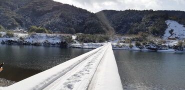 goto一時停止、輝く足摺岬灯台と珍しい雪の沈下橋～ノーマルタイヤで雪道走る恐怖！