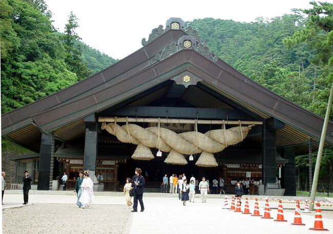 加茂岩倉遺跡は全国最多の39個銅鐸が見つかる<br />荒神谷遺跡は358本の銅剣、銅鐸6個、銅矛16本が見つかる<br />青谷上寺地遺跡は古代人の脳が見つかる<br />初めに八重垣神社へ行き、次に出雲の国の遺跡 加茂岩倉遺跡・荒神谷遺跡を見学する。<br />翌日、出雲大社・奥出雲たたらと刀剣館を訪れ、最後は鳥取の青谷上寺地遺跡展示館へ<br /><br />
