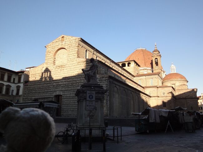 初めてのフィレンツェ その12 (イタリア・スペイン・ポルトガル・オランダ 12日間の旅 その3-12）地味です、"サン・ロレンツォ教会"！