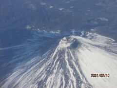 １２年ぶりの石垣島（２）富士山真上の飛行（お釜覗き）。