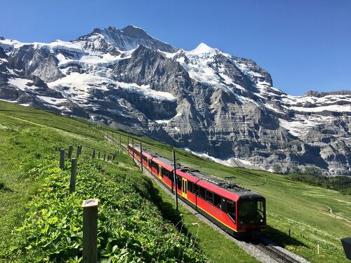 【スイス:ユングラウ鉄道】ピンバッチセット スイス:ユングラウ鉄道】ピンバッチセット