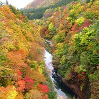 紅葉の小安峡と内蔵のまち増田を歩く