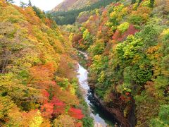 紅葉の小安峡と内蔵のまち増田を歩く