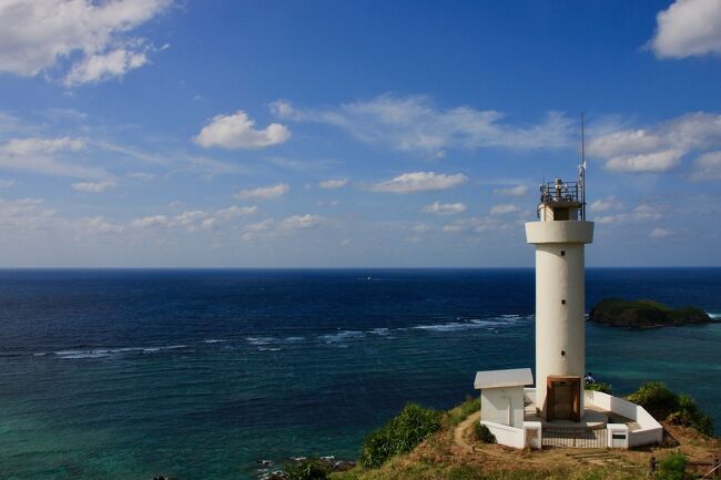 2011年夏に沖縄の離島巡りをしたときの写真が掘り起こされましたので、記録しておこうと思います。実は私は最果てマニアだったのですよ（笑）。名古屋から石垣島まで飛び、日本最南端有人島の波照間島、石垣島から気軽に行ける竹富島、日本最西端の与那国島へ行ってきました。与那国島には2009年に続き２回目です。<br /><br />１日目（2011.9.5）石垣島<br />２日目（2011.9.6）波照間島・竹富島<br />３日目（2011.9.7）与那国島<br />４日目（2011.9.8）与那国島