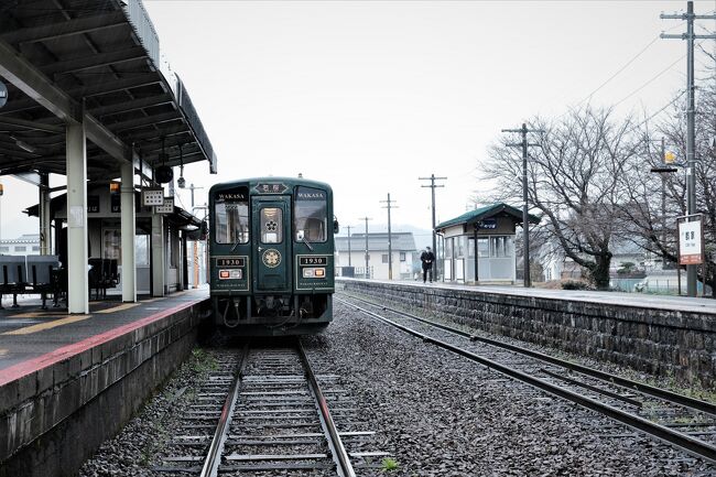 青春１８きっぷを使用し、かねてから授かっている「鉄印」を頂くべく各鉄道を巡礼する旅行です。<br />当初は信楽高原鉄道・北条鉄道・井原鉄道の3鉄道を巡り、帰路も18きっぷを使ってひたすら戻る計画でしたが、急遽休みが1日増えることとなり、更に智頭急行・若桜鉄道を巡ったのち、米子からサンライズ出雲で帰ることといたしました。<br />一日目は4：30～23：00のほとんどを列車で過ごすという久々にヘビーな行程を立てました。巡礼の名に相応しい修行旅でございます。<br /><br /><br />【3/12(金)】<br />品川ー名古屋ー亀山ー柘植ー貴生川＝信楽●信楽高原鉄道<br />★信楽焼を堪能？<br />信楽＝貴生川ー草津ー加古川ー粟生＝北条町●北条鉄道<br />北条町＝粟生ー加古川ー姫路ー福山<br /><br />【3/13(土)】<br />福山ー神辺＝井原●井原鉄道<br />井原＝清音ー倉敷<br />★倉敷美観地区を観光<br />倉敷ー上郡●智頭急行<br />上郡＝郡家＝若桜●若桜鉄道<br />若桜...鳥取<br />★鳥取砂丘を観光<br />鳥取ー米子ー（サンライズ出雲）<br /><br />【3/14(日)】<br />ー東京