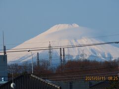 傘雲がかかった富士山